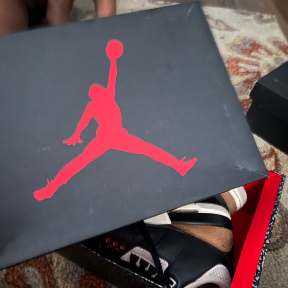 Air Jordan 3 Retro (GS) Desert 3s - Picture 3 of 4